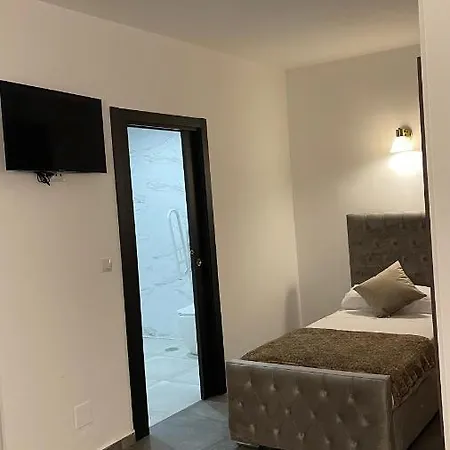 Boutique Andalucia 푸엔히롤라